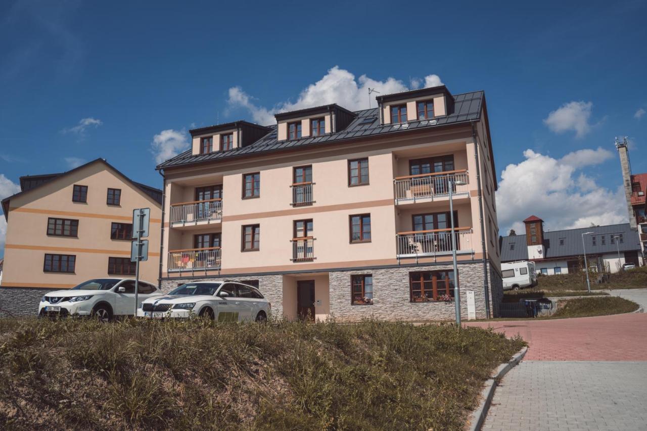 Apartman Sjezdovka Kasperske Hory Eksteriør bilde